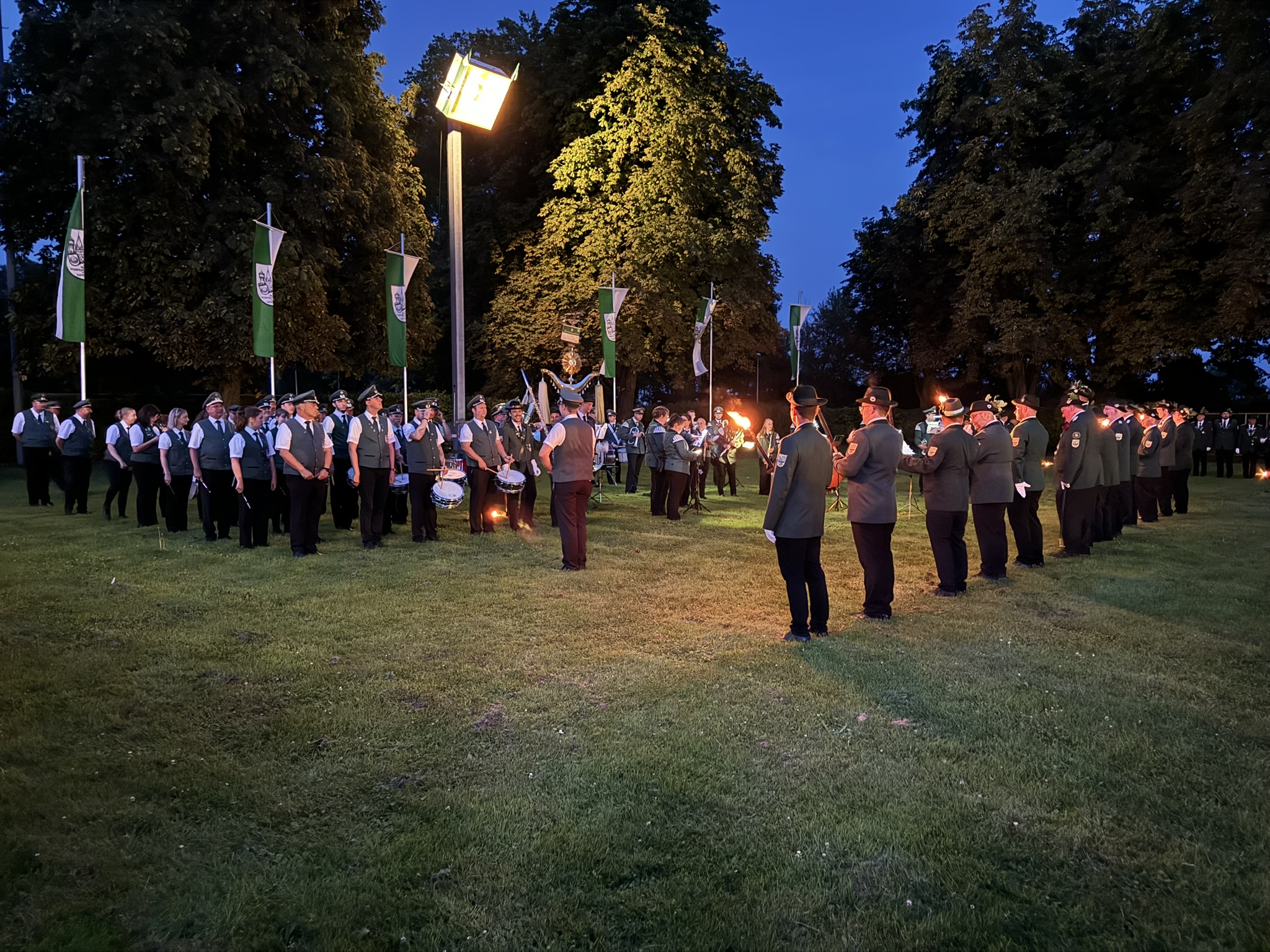 Mehr über den Artikel erfahren Großer Zapfenstreich zur Verabschiedung des Bürgermeisters